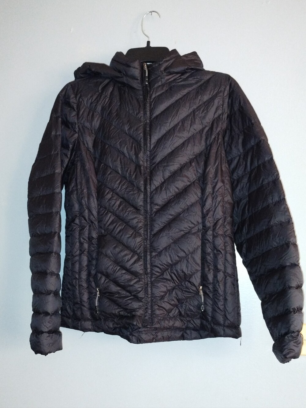 Weatherproof Women's Black Hooded Chevron Quilted Puffer